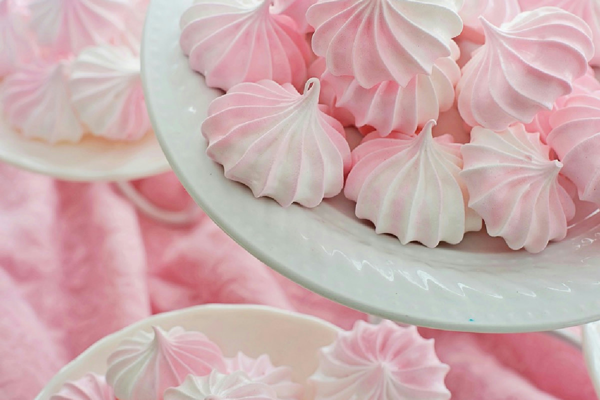 Meringa italiana perfetta: ricetta tradizionale e consigli per esaltare i tuoi dolci