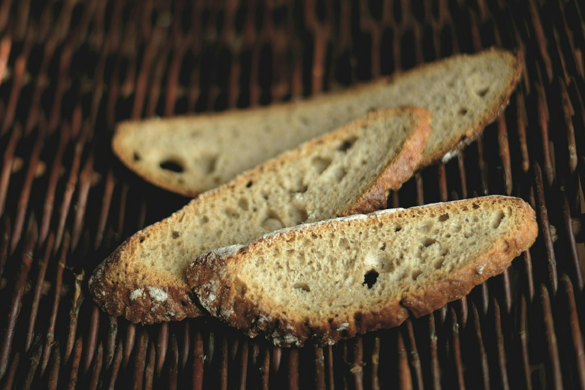 Pane raffermo e poco tempo? Ecco la ricetta semplice e gustosa che salva cena e portafoglio