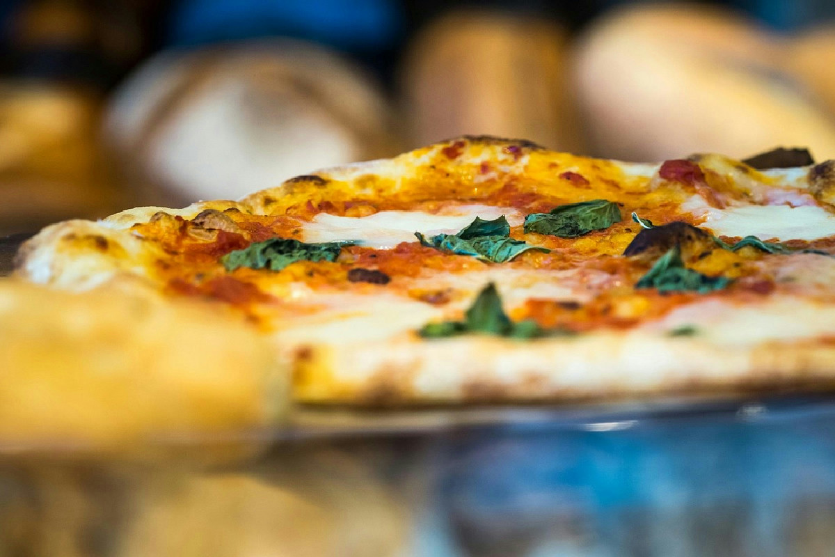 Pizza: scopri le città italiane dove il conto è più salato, Milano non è la più cara