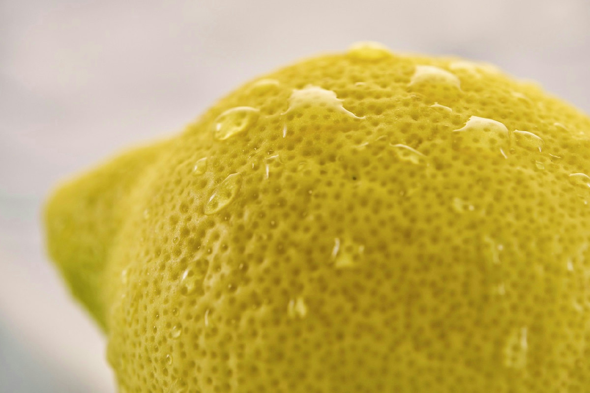 La tradizione in cucina: il frutto naturale che elimina odori e grasso ostinato