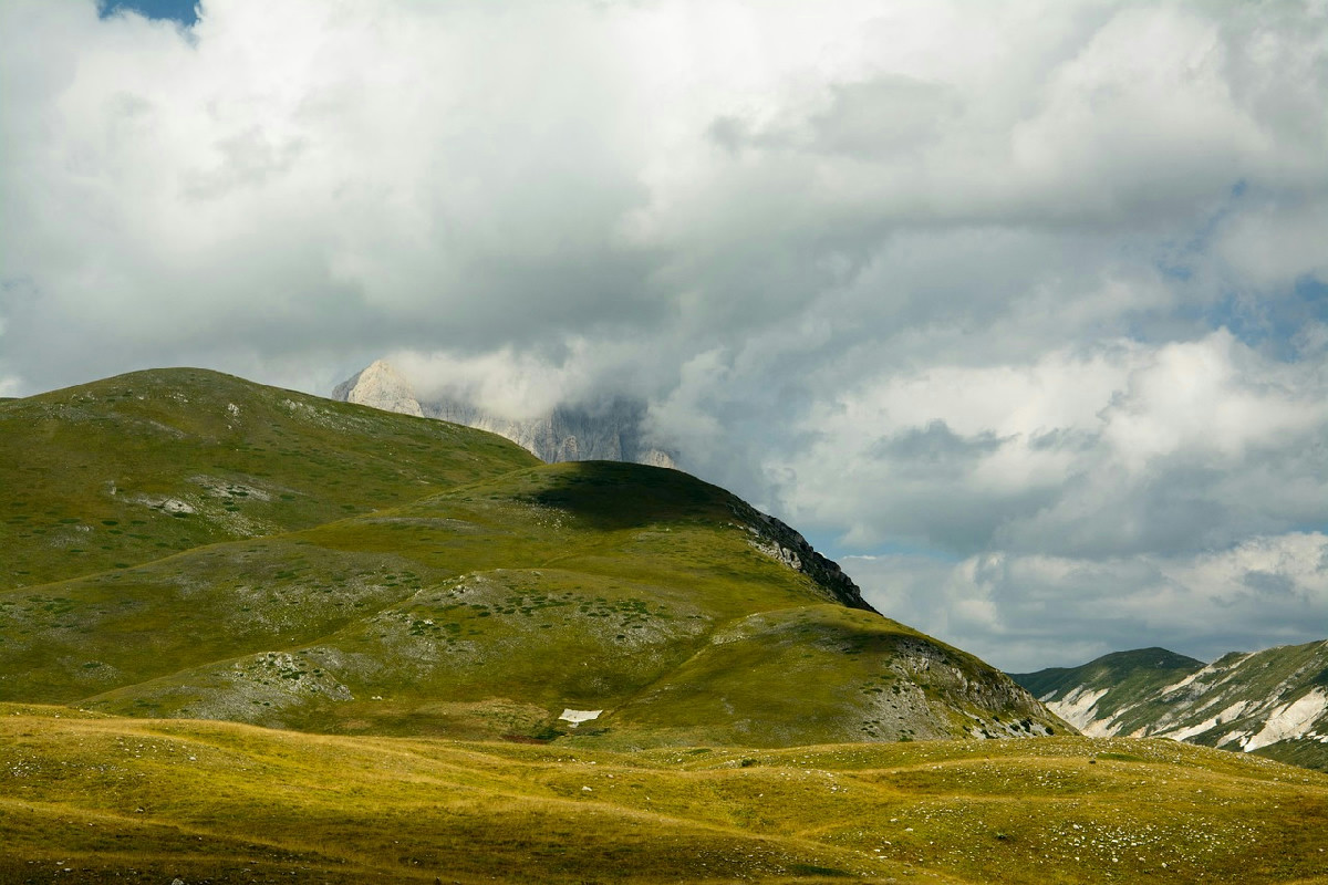 In questo borgo tra le colline la cucina sorprende e l’atmosfera regala una quiete assoluta