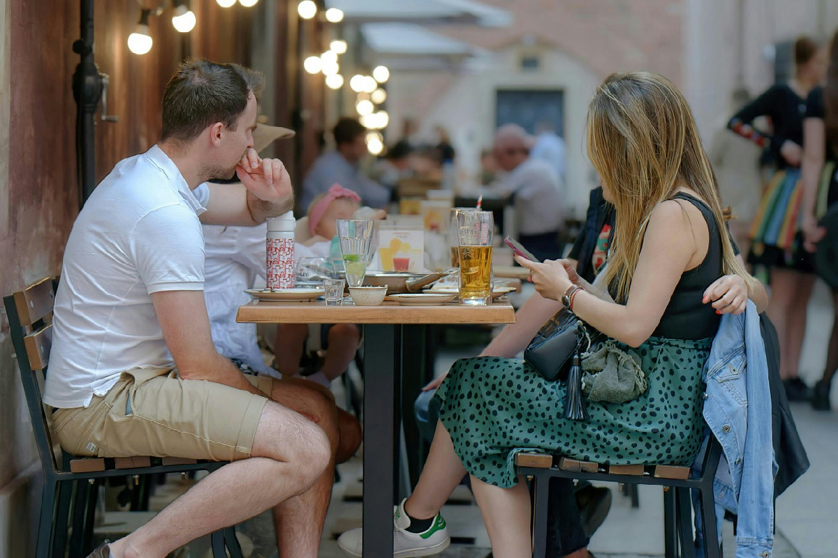 Staccare la spina con cibo, incontri e viaggi: esperienze che rigenerano corpo e mente in pochi giorni